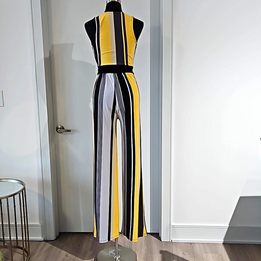 Wide leg Jumpsuit - Picture 6 of 7
